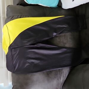 Zyia Active Leggings Black and Yellow Gently Used Size 16-18